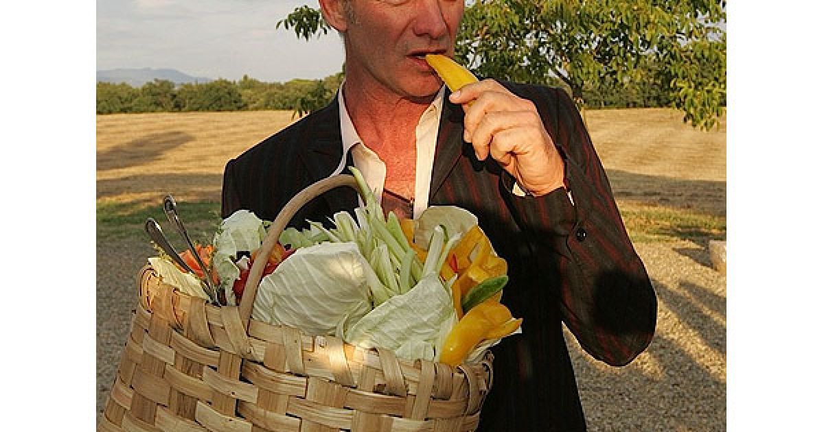 Всі продукти, з яких виробляються товари, вирощені на території маєтку Стінга. / © Socialite Life