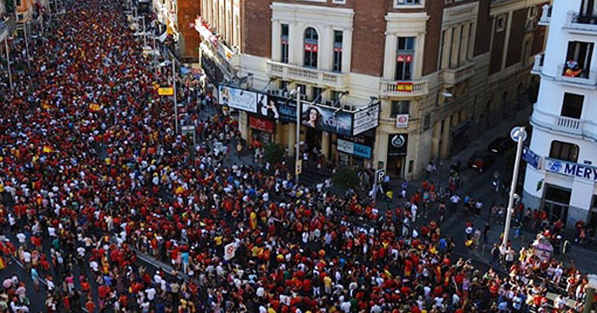 Більше мільйона іспанців вийшли на вулицю, щоб привітати футболістів збірної Іспанії - своїх національних героїв. / © AFP