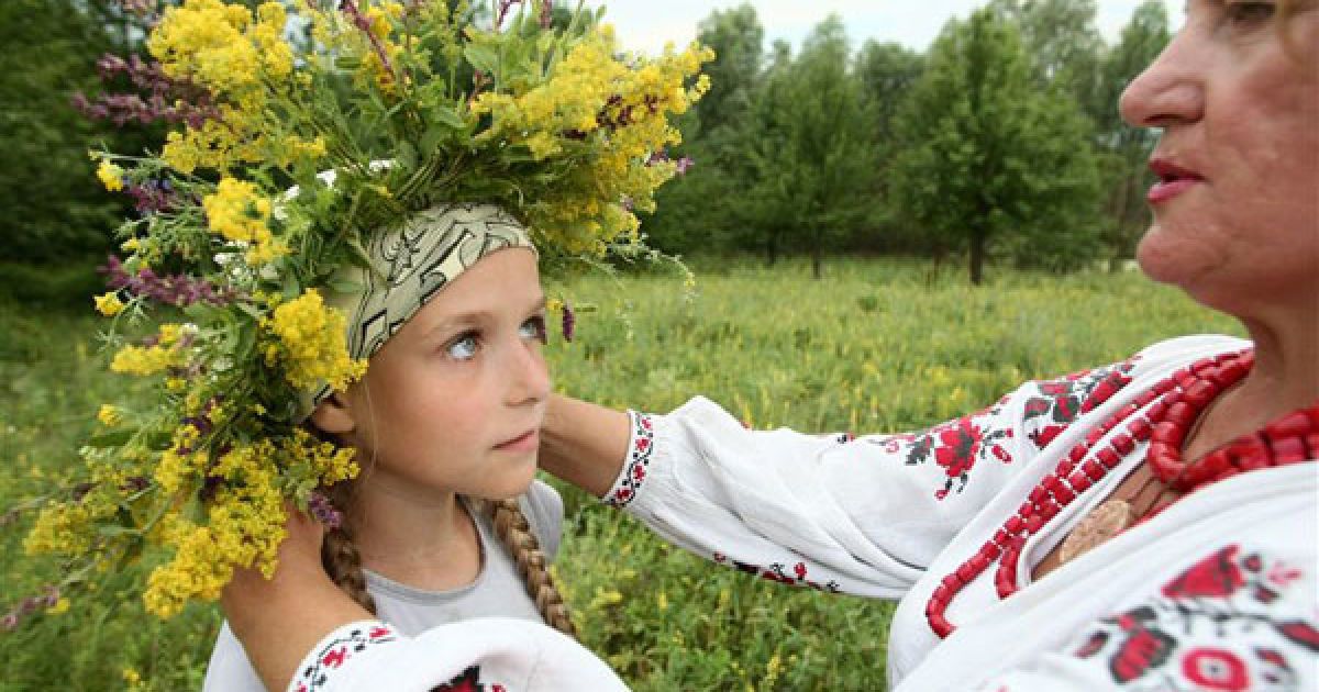 З 6 на 7 липня українці традиційно святкують ніч на Івана Купала, яке здавна вважається святом молоді і кохання. / © PHL.com.ua