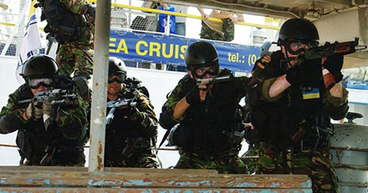 У рамках "Сі Бриз-2010" буде проведено антипіратські операції в акваторії Чорного моря і наземні навчання на території найбільшого військового полігону в Україні - Широкого лану у Миколаївській області. / © AFP
