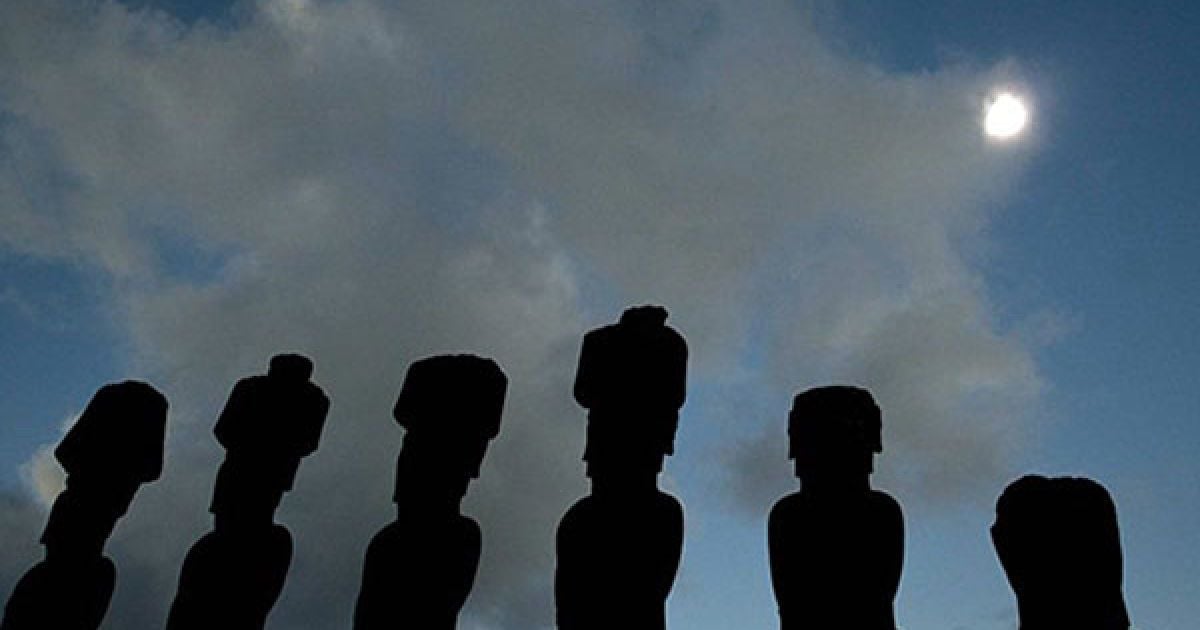 Найоптимальнішим місцем для спостереження повного сонячного затемнення був острів Пасхи в Тихому океані.