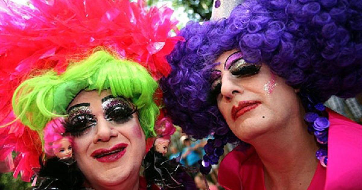 Тисячі яскравих учасників гей-параду вийшли на вулиці Кельна (Німеччина). / © AFP