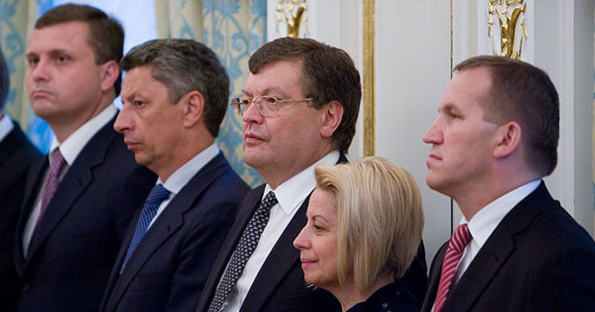 Клінтон зазначила, що США позитивно ставляться до заяв української влади про підтримку свободи слова. "Нас також заохочують заяви вашого уряду про підтримку свободи слова і свободи преси", - сказала вона. / © President.gov.ua