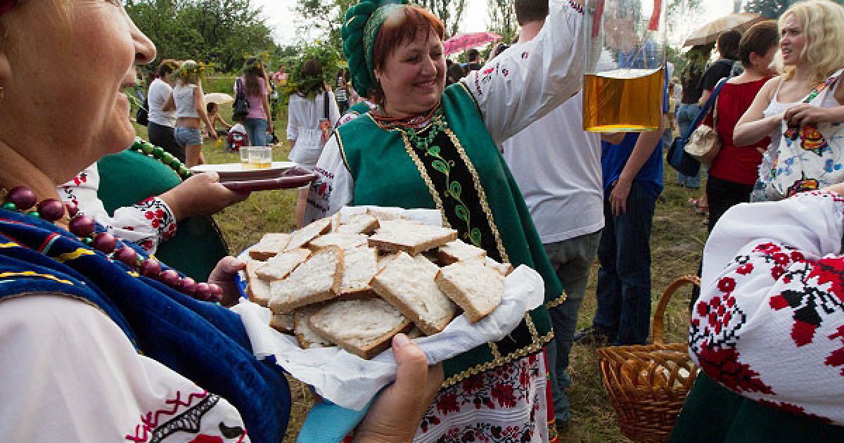 Магічне та колоритне язичницьке Купало або Купайло святкували 23&ndash;24 червня &ndash; у день літнього сонцестояння, коли ніч була вдвічі коротша за день. / © Украинское Фото