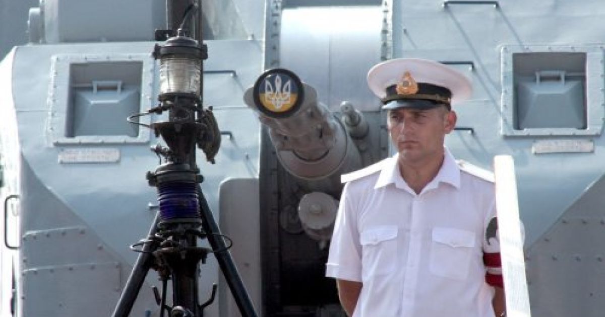 Українську сторону у навчаннях "Сі Бриз" представлятимуть 16 кораблів і катерів, посилений батальйон морської піхоти, два літаки, два вертольоти, а також два транспортні вертольоти Мі-8, один санітарний Мі-8 і аеромедичний літак Ан-26 - Віта. / © УНІАН