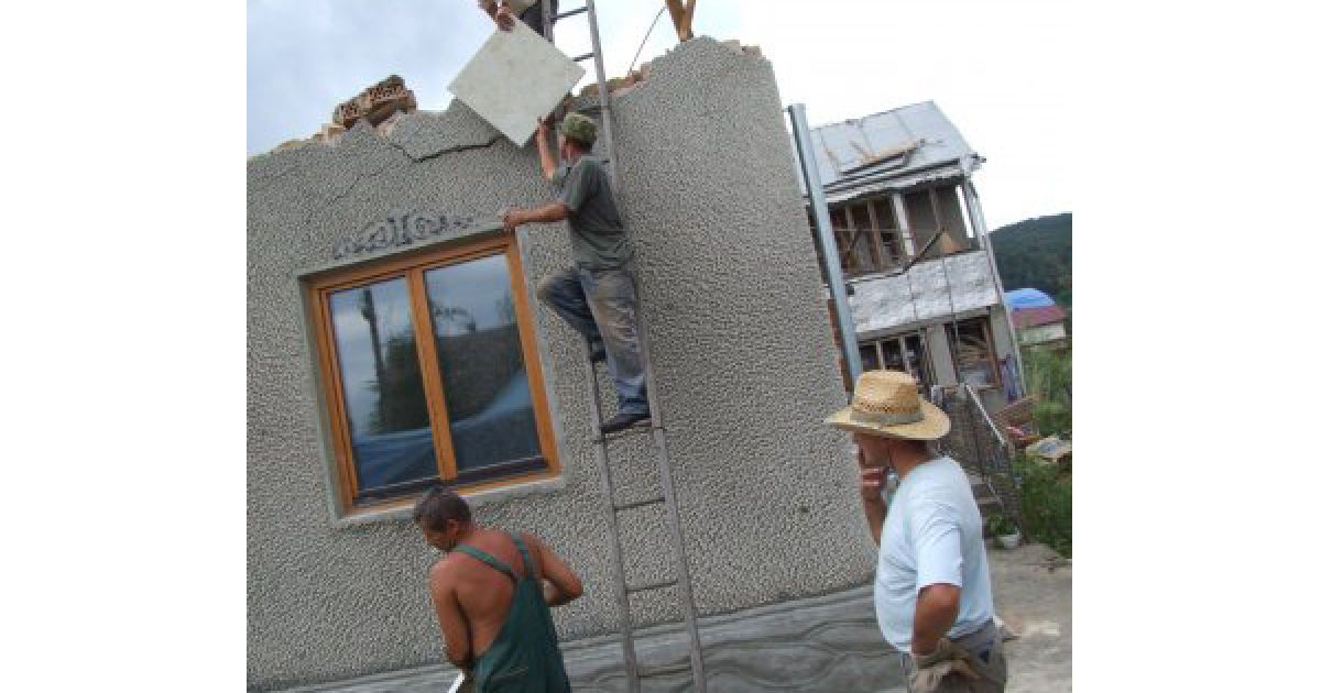 Зараз у Чернівцях від газопостачання відключені 620 будинків, від електропостачання &ndash; 1560. / © УНІАН
