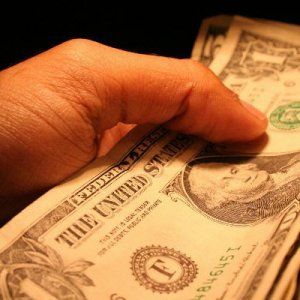 Украина ждет от России решения о кредите $ 2 млрд для оплаты долгов Януковича