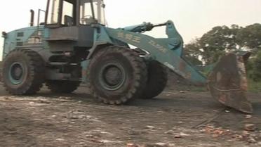 В Китае пьяный машинист погрузчика убил 11 человек