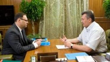 Янукович взял на работу одного из лидеров оранжевой революции