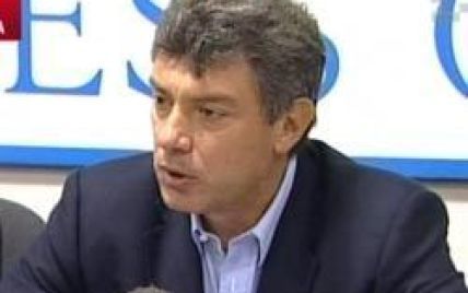 На место убийства Немцова приехали оппозиционные лидеры Собчак, Касьянов и Яшин