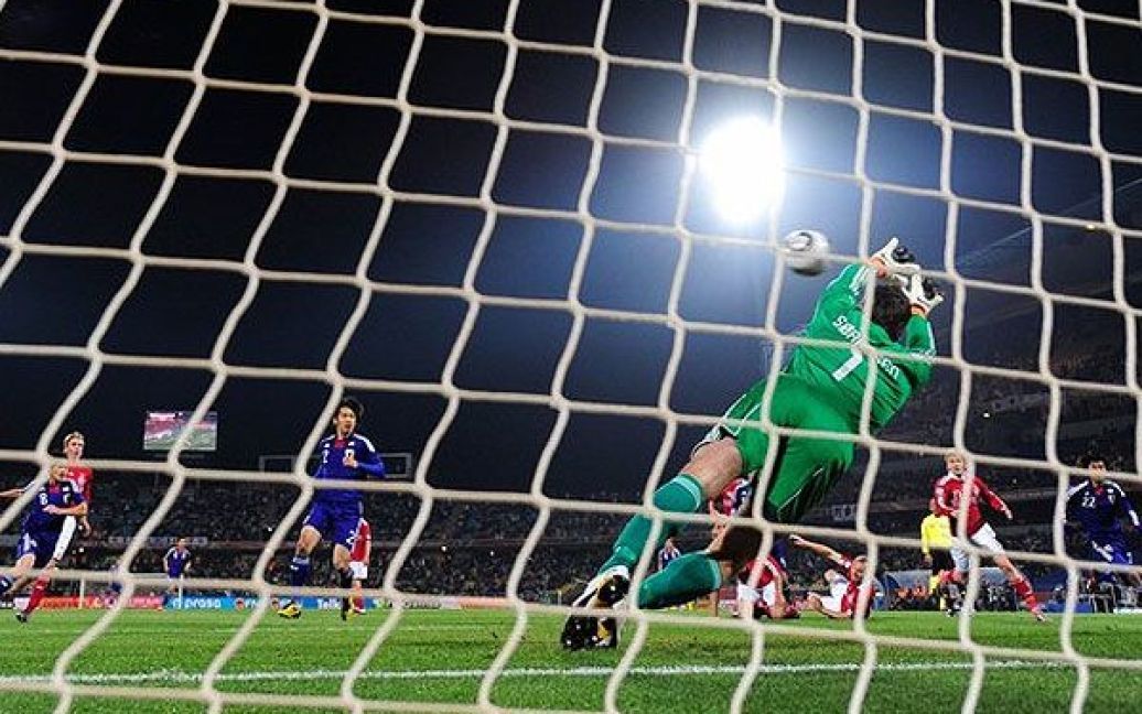 Перший гол у ворота Данії забив на 17-й хвилині матчу Кейсуке Хонда / © Getty Images/Fotobank