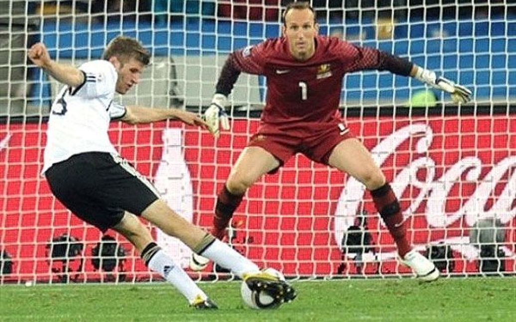 Мюллер забиває третій гол у ворота австралійців / © AFP