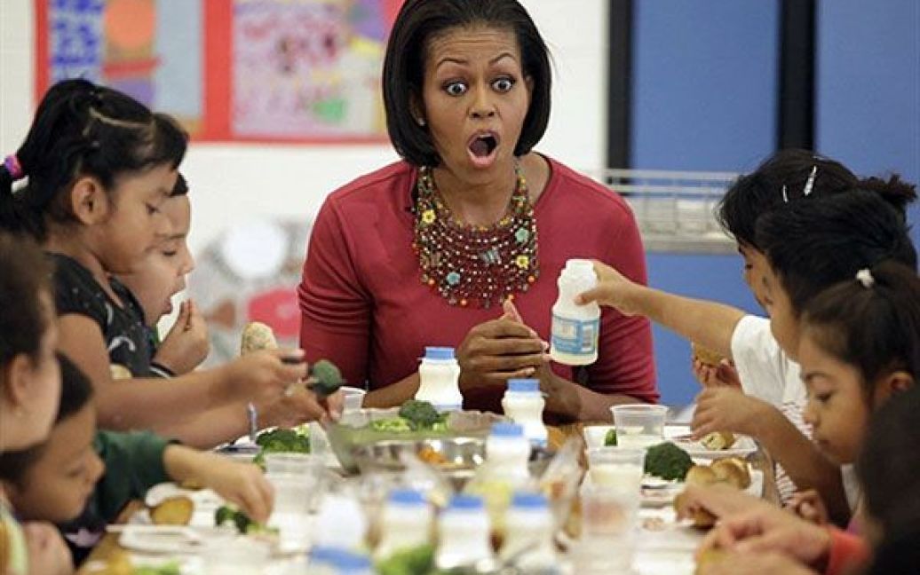 США. Перша леді США Мішель Обама провела кілька уроків у початковій школі Сільвер Спрінг, штат Меріленд. Ця школа у 2009 році опинилась на другому місці серед "найздоровіших" шкіл США. / © 