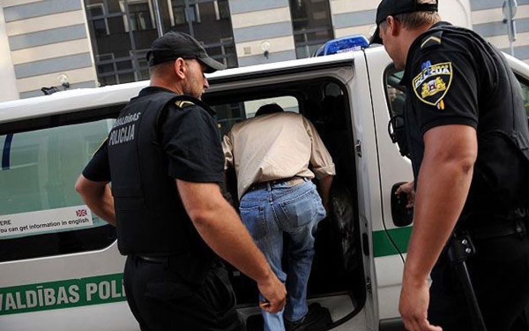 Поліція затримала кількох учасників ходи, які намагалися дійти до монументу Батьківщині і Свободі. / © DELFI.lt