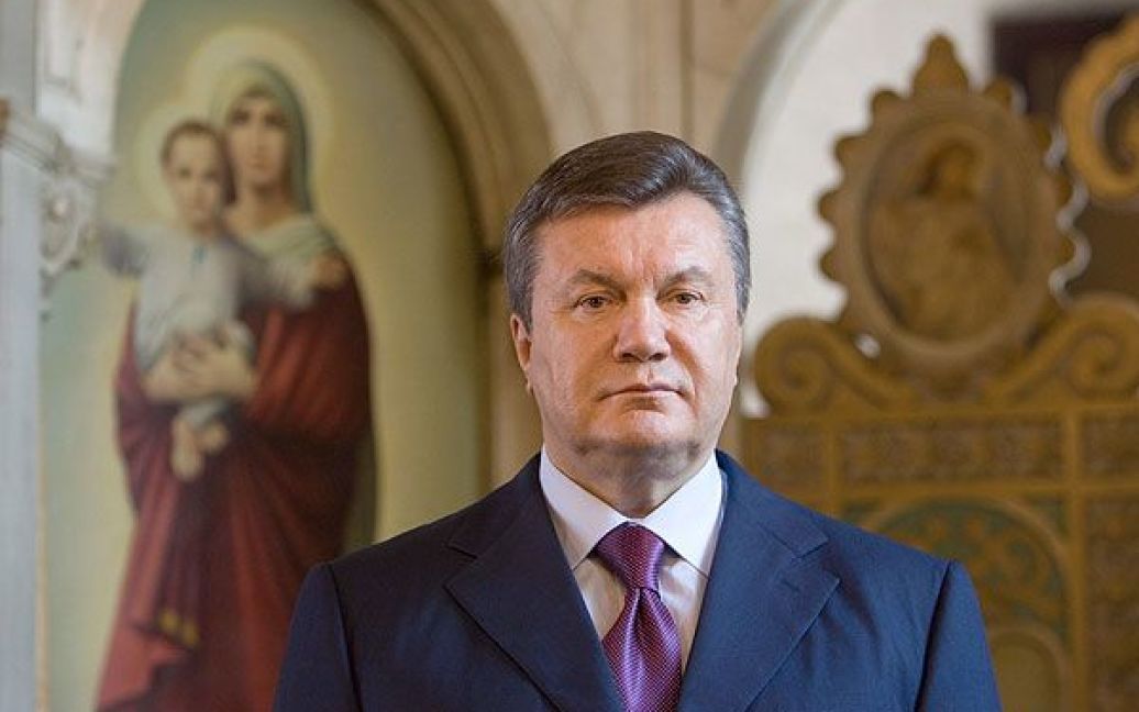 Під час робочої поїздки на Сумщину Віктор Янукович відвідав Кафедральний Спасо-Преображенський собор, де був присутнім на молебні. / © President.gov.ua