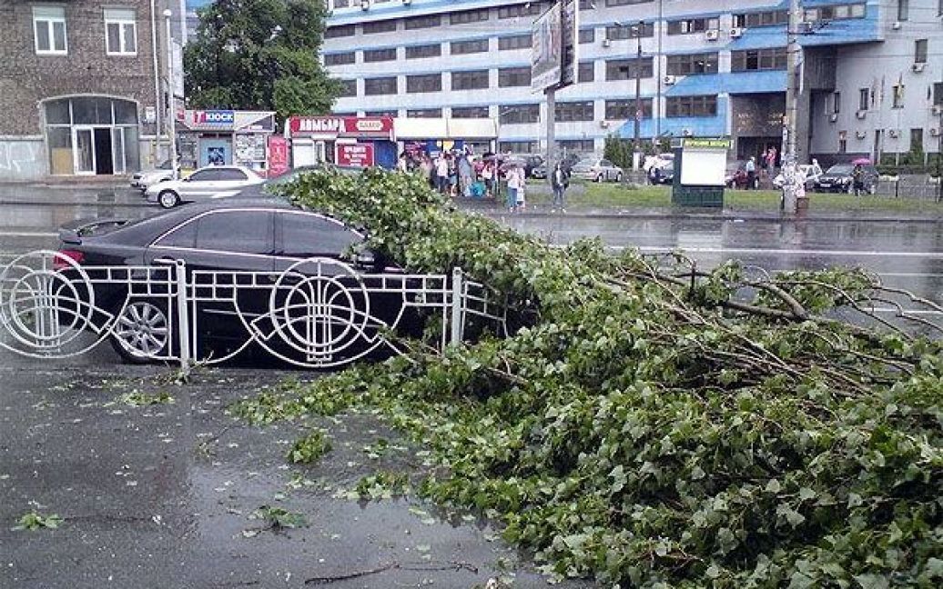Найсильніше ураган розійшовся в Солом&rsquo;янському районі Києва. / © gazeta.ua