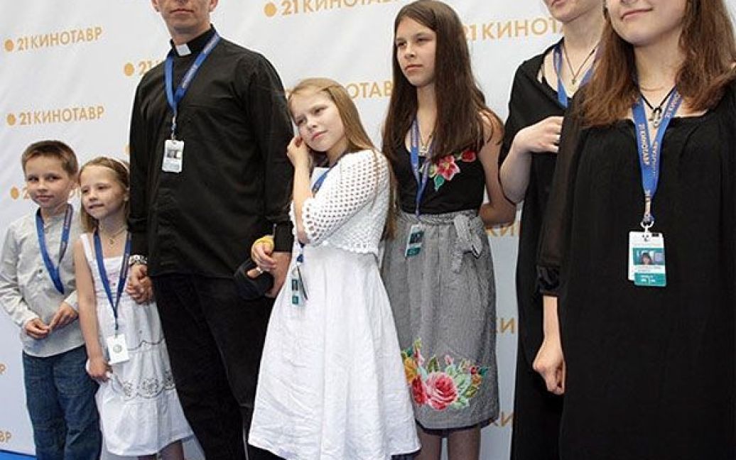 Іван Охлобистін привіз на кінофестиваль всю родину / © LifeShowbiz