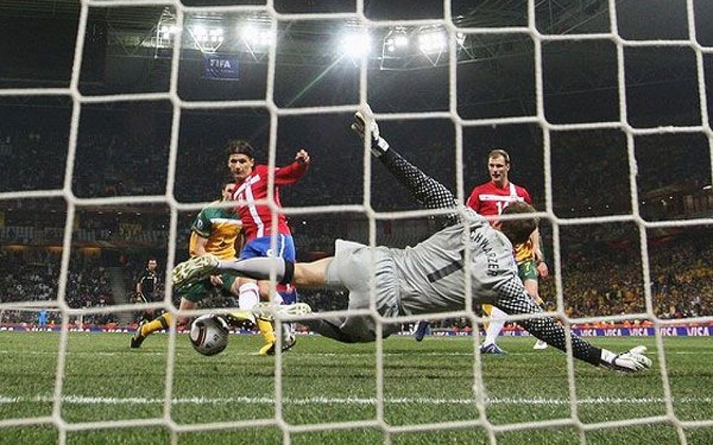 Марко Пантеліч забиває гол у ворота Австралії на 82-й хвилині гри / © Getty Images/Fotobank