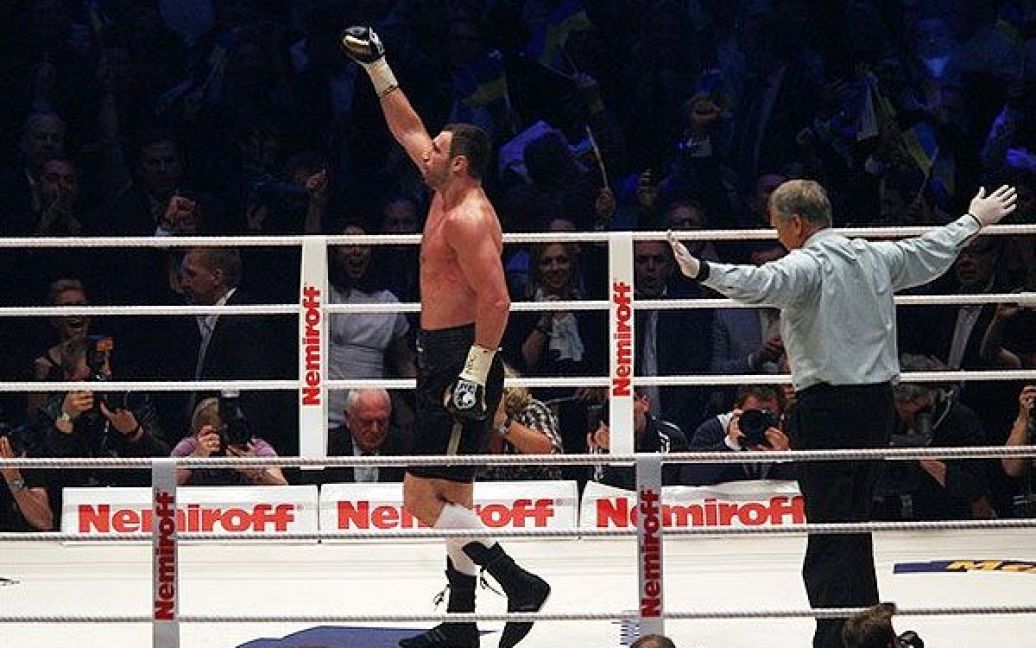Віталій Кличко захистив пояс чемпіона світу у надважкій вазі / © Getty Images/Fotobank