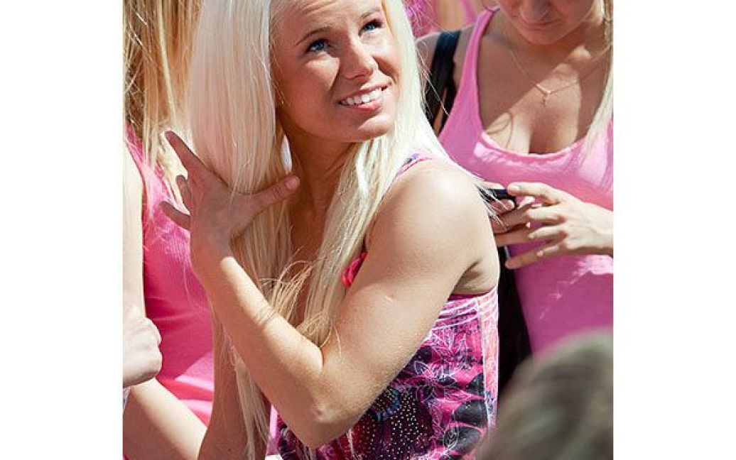 У параді блондинок, який провели у Ризі, взяли участь тисячі дівчат. / © Lenta.ru