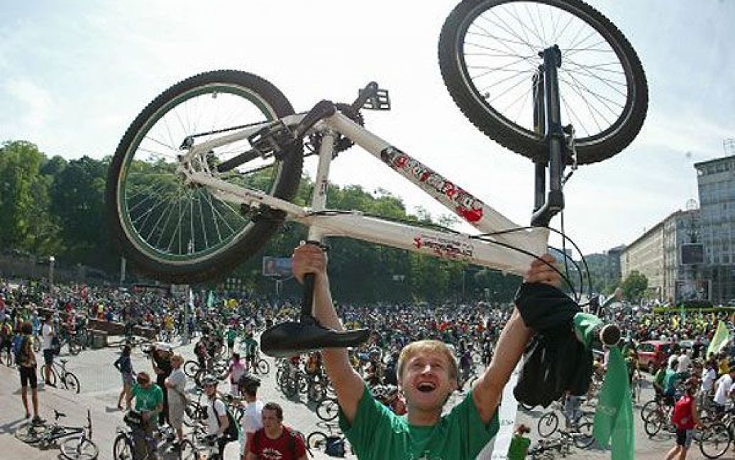Акція "Велодень-2010" спрямована на пропаганду здорового способу життя, активного відпочинку, залучення молоді до занять велоспортом. / © УНІАН