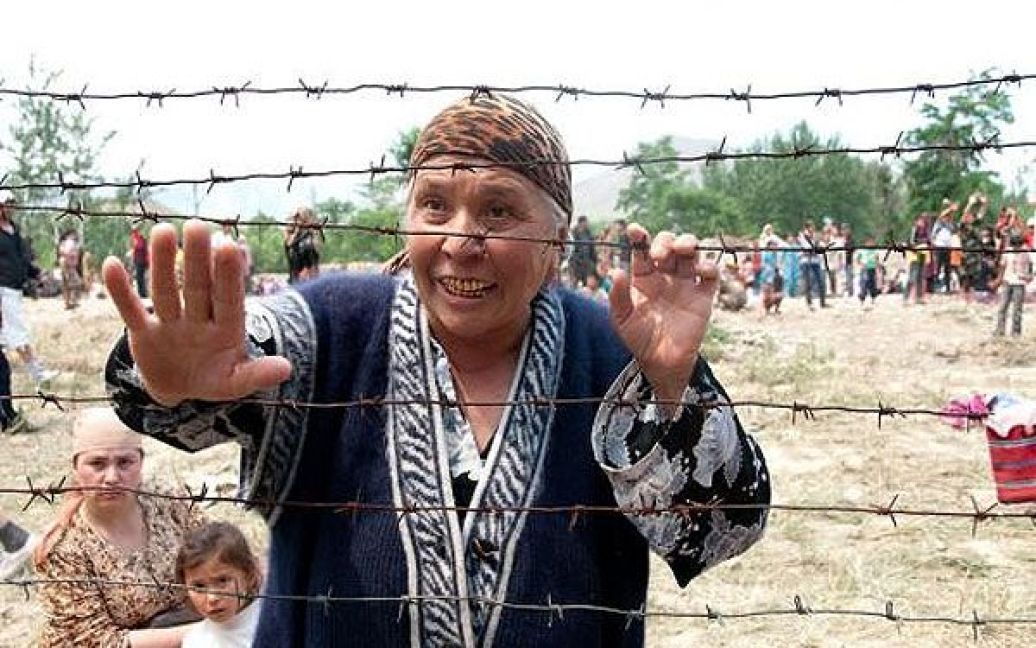 В ніч на неділю Узбекистан відкрив кордон для біженців з півдня Киргизії, де вже кілька днів тривають криваві сутички між киргизами та узбеками. / © 24.kg