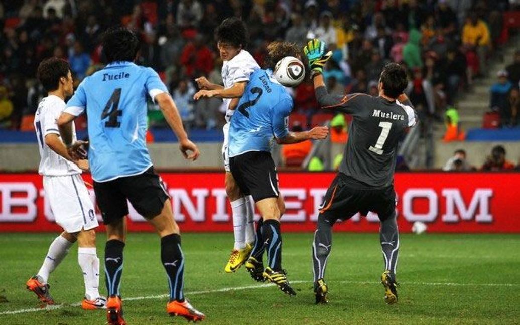 На 68-й хвилині ігрова перевага корейців втілилась у гол. / © AFP