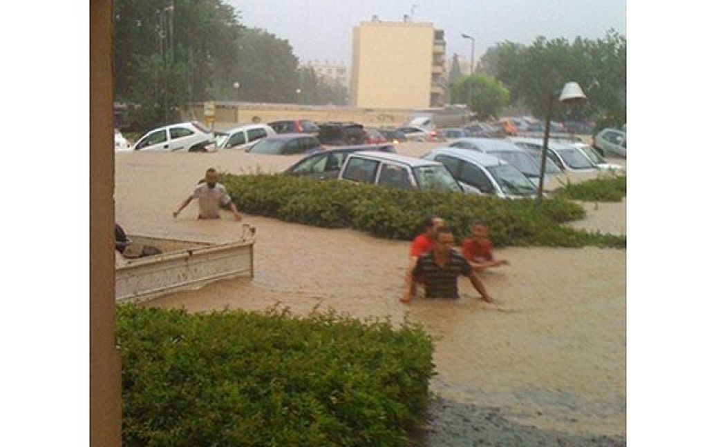 Жертвами руйнівної повені, викликаної сильними зливами, у департаменті Вар на півдні Франції вже стали 10 осіб / © AFP