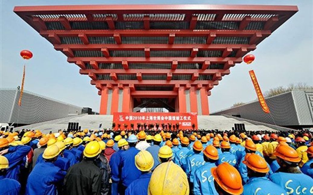Китайський павільйон на "Expo 2010" отримав назву "Корона Сходу". / © AFP