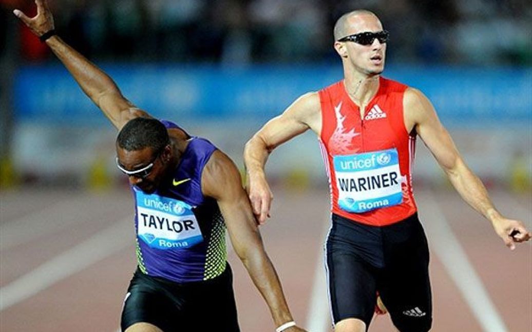 Американські легкоатлети Джеремі Ворінер (праворуч) і Тейлор Анджело під час бігу на 400 м / © AFP