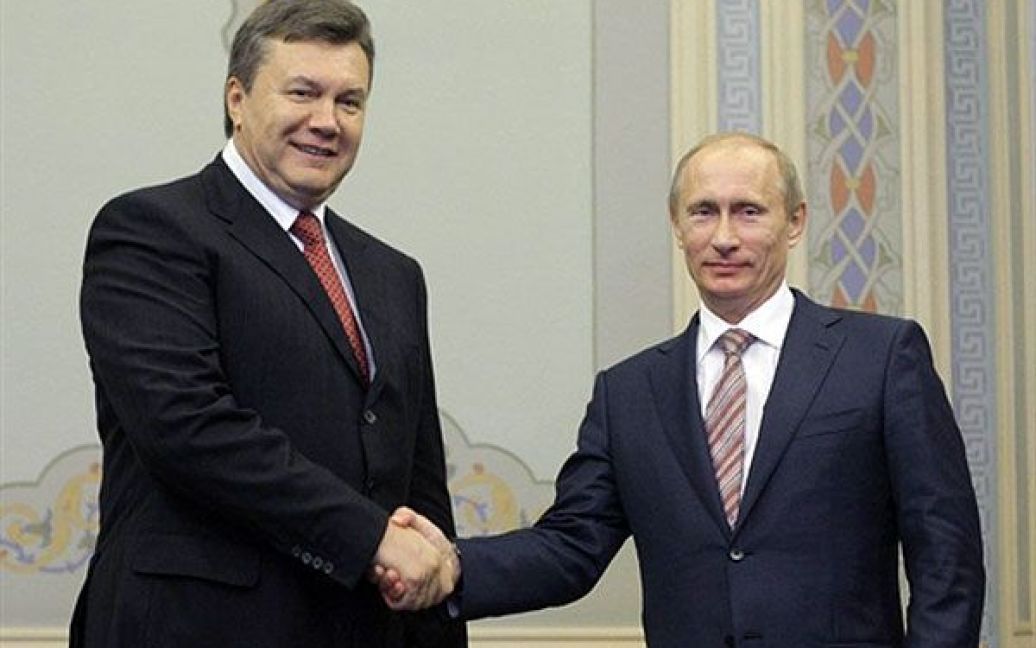 На саміті у Стамбулі відбулась зустріч президента України Віктора Януковича і прем&rsquo;єр-міністра Росії Володимира Путіна. / © AFP
