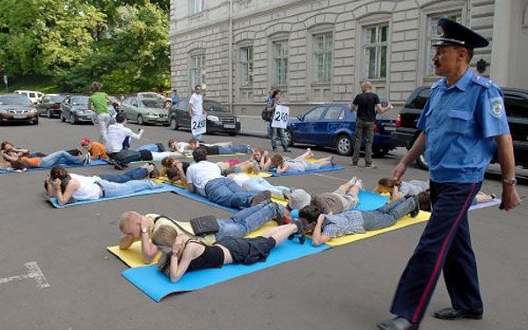 Флеш-моб акція протесту у Львові. / © УНІАН