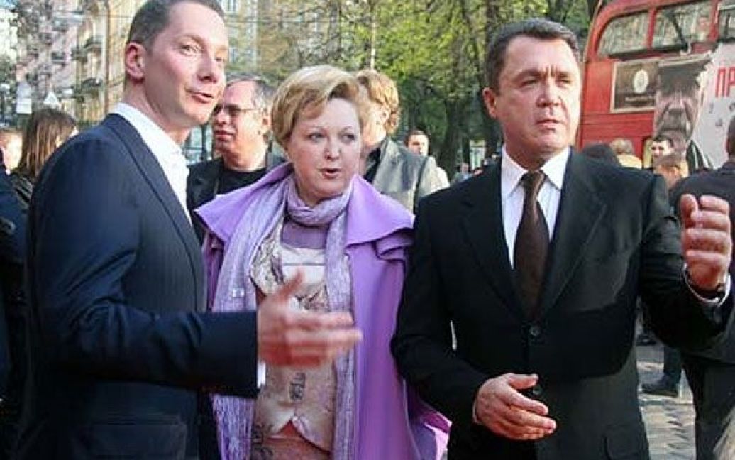 Віце-прем'єр-міністр України з гуманітарних питань Володимир Семиноженко (праворуч). / © kp.ua