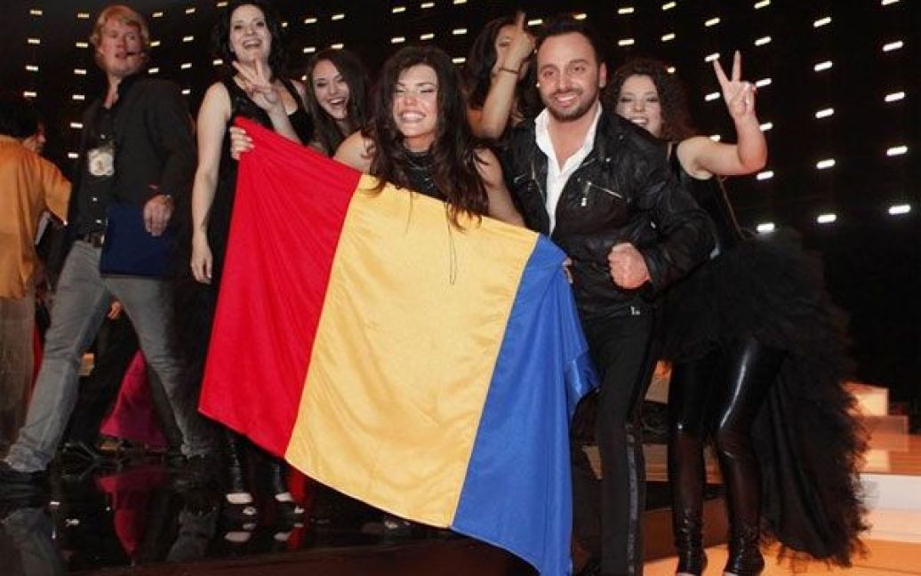 Паула Селінг і Ові (Румунія) з піснею "Playing With Fire" вийшли у фінал "Євробачення" / © daylife.com