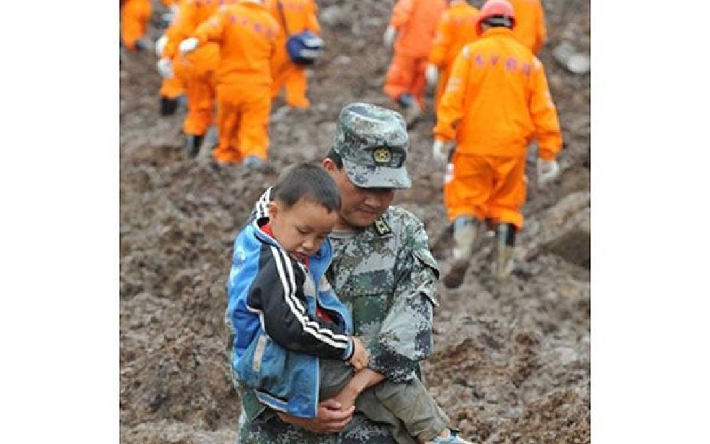 У район лиха місцевий уряд направив групу рятувальників. / © AFP