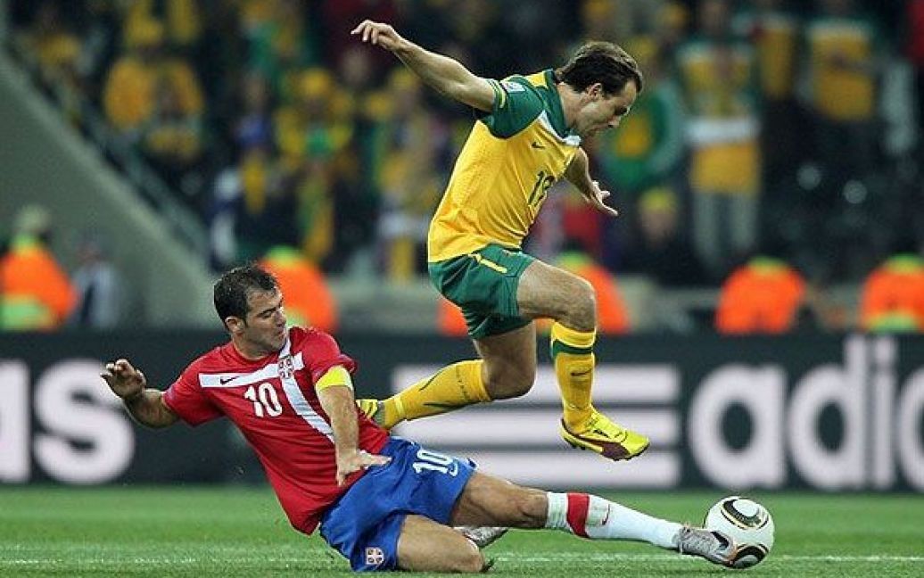 Гарсіа вибиває м&rsquo;яч у Станковіча / © Getty Images/Fotobank