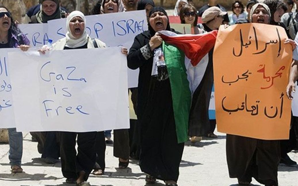 Єрусалим. Палестинські жінки вийшли на акцію протесту проти дій ізраїльського спецназу / © AFP