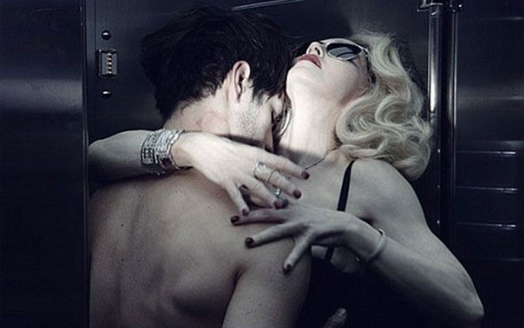 Мадонну застукали з молодим коханцем / © dailymail.co.uk