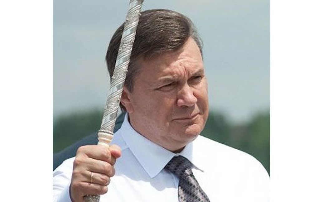 В ювілейний рік Віктор Янукович зробив собі головний подарунок - виборов президентську посаду. / © УНІАН