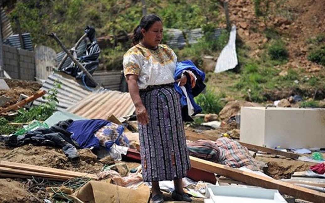 За словами представника служб порятунку Гватемали, через ураган і проливні дощі, що його супроводжують, у країні загинули 73 людини. / © AFP