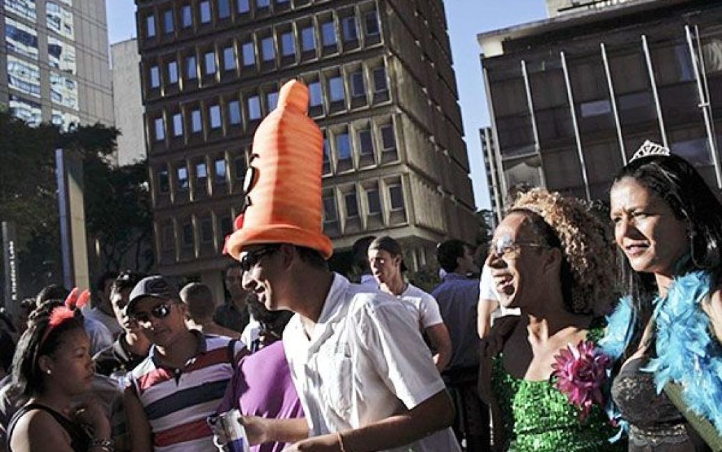 У Бразилії учасники ходи гей-параду виступали проти гомофобії і вимагали соціального і політичного рівноправ&#039;я для представників сексуальних меншин. / © AFP