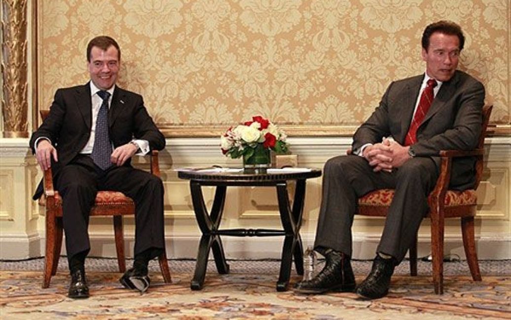 Арнольд Шварценеггер готовий поділитися досвідом з російським лідером. / © AFP