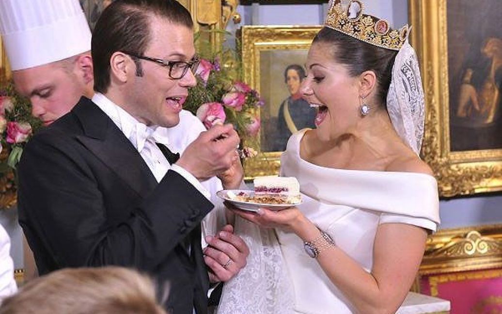 Шведська кронпринцеса Вікторія вийшла заміж за свого колишнього тренера з фітнесу. / © daylife.com