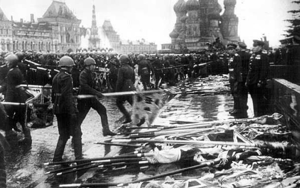 У 1945 році, 24 червня, на Красній площі у Москві пройшов перший парад, присячений перемозі у Великій Вітчизняній війні. / © 