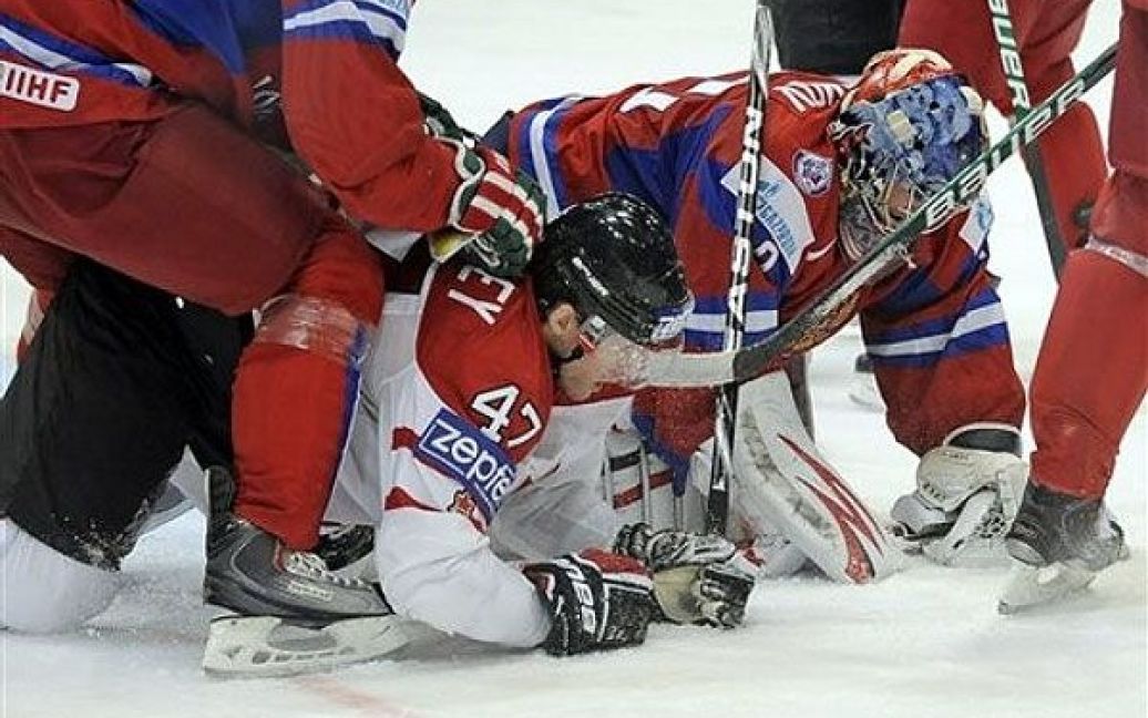 Росія розгромила Канаду на чемпіонаті світу з хокею з рахунком 5:2 і вийшла у півфінал. / © daylife.com