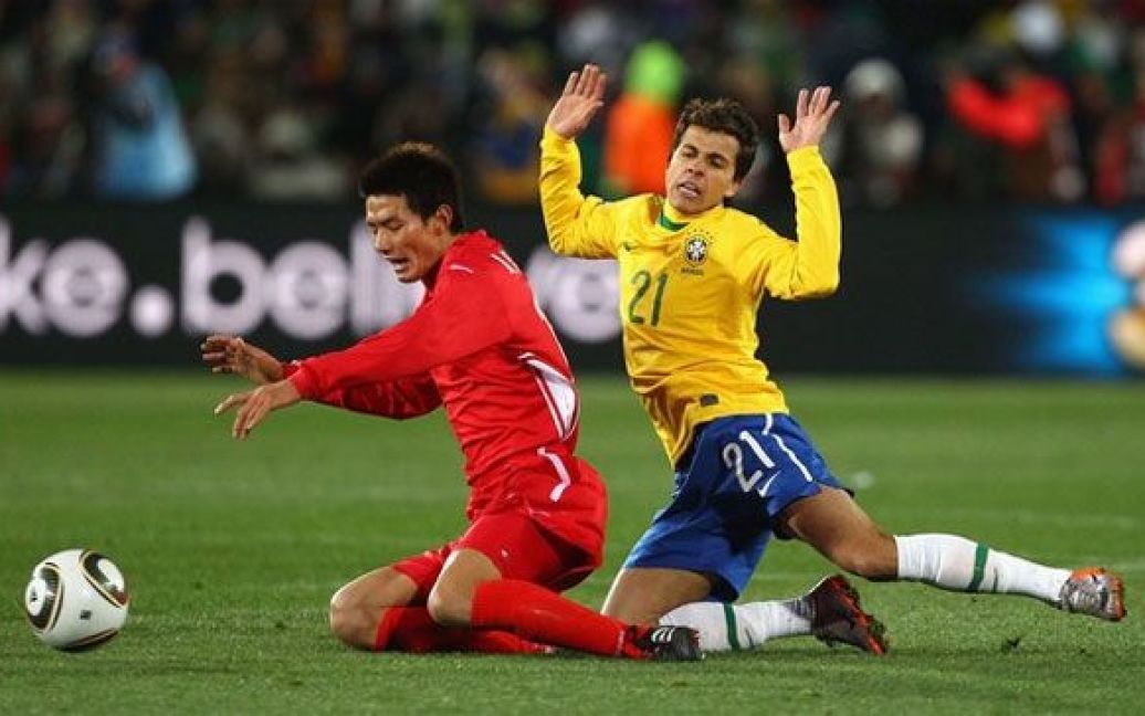 Забивши другий м&#039;яч, бразильці перевели гру у спокійне русло. А корейці, ймовірно, втомилися і не йшли в атаку. / © AFP