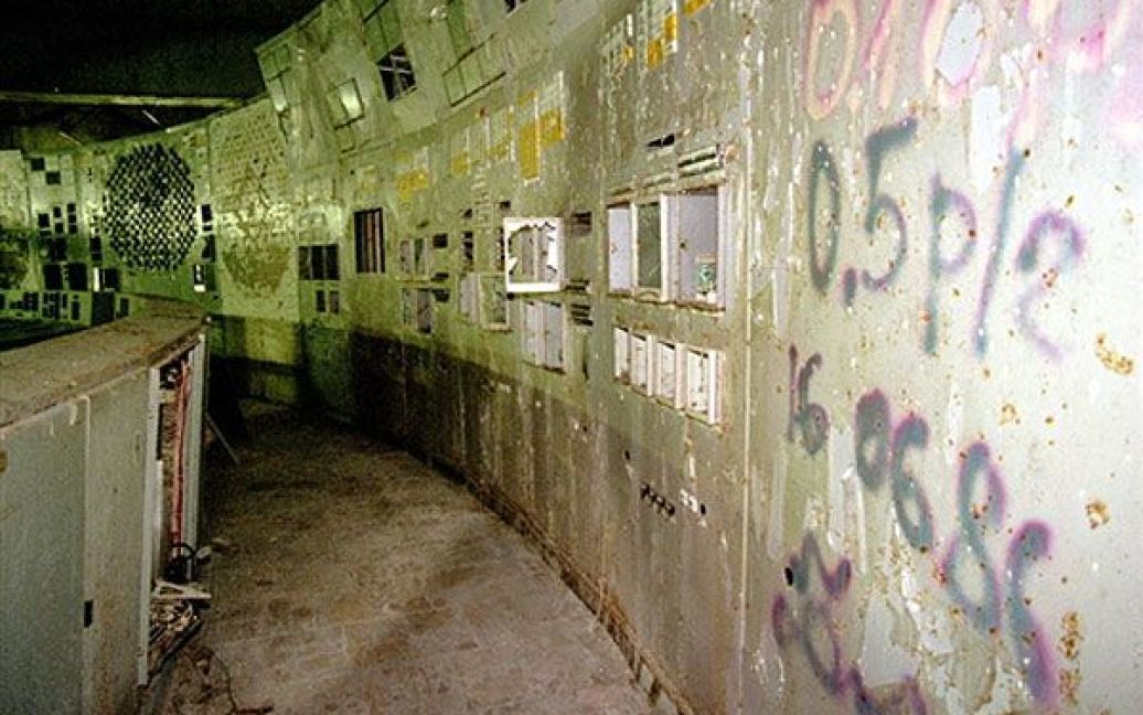 Україна, Чорнобиль. Панель управління зруйнованого четвертого енергоблоку на Чорнобильській АЕС у 1998 році. / © AFP