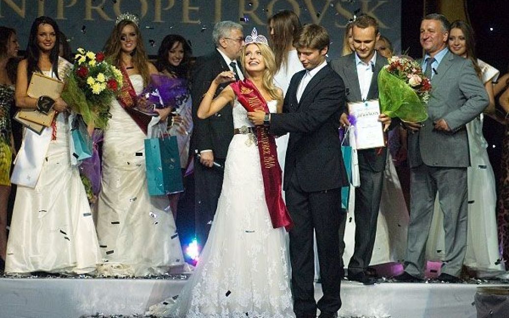 Перемогу і титул Міс Дніпропетровськ-2010 отримала 20-річна Ганна Бойко / © Украинское Фото