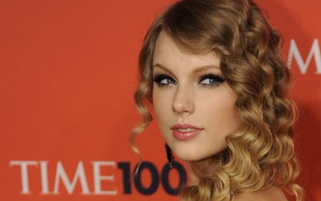 Тейлор Свіфт заробила 45 мільйонів доларів на продажі альбомів й іменної парфумерії / © AFP