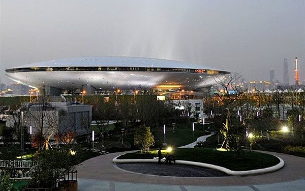 Виставковий центр, в якому проходитиме урочиста церемонія відкриття "Shanghai Expo 2010". / © AFP